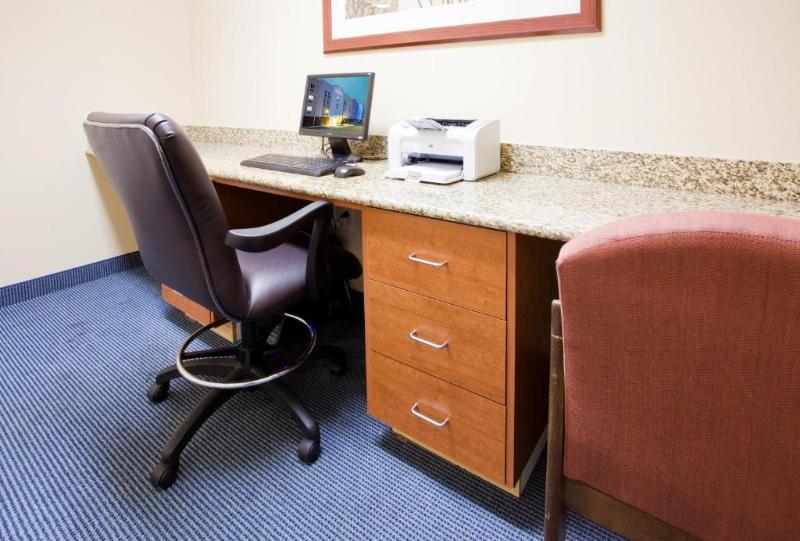 Candlewood Suites Jacksonville image