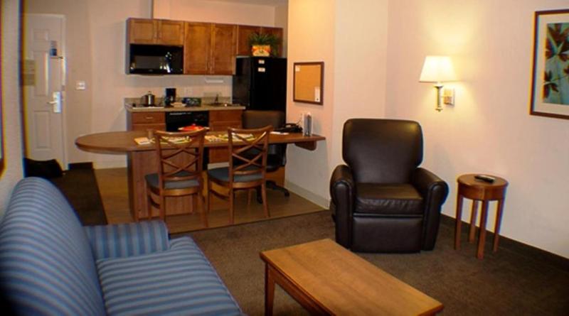 Candlewood Suites Jacksonville image