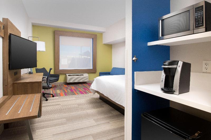 Holiday Inn Express Jacksonville Beach — photo 16