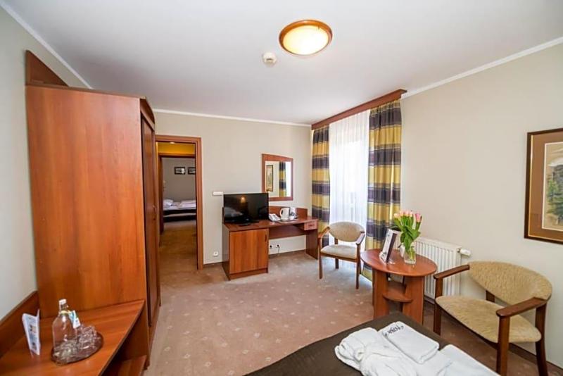 GreenLine Hotel Nowa Ski image