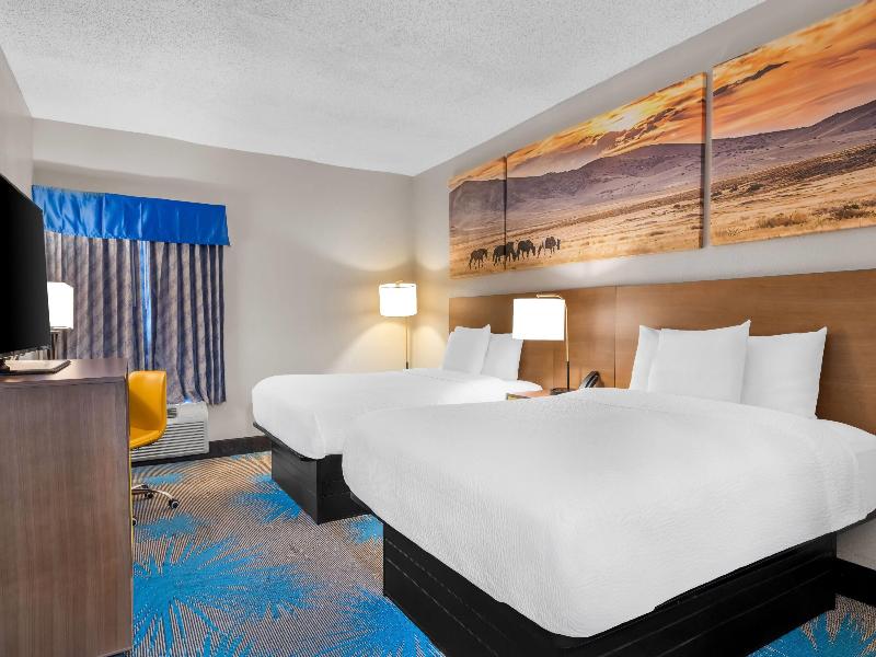 Days Inn & Suites by Wyndham Ridgeland image