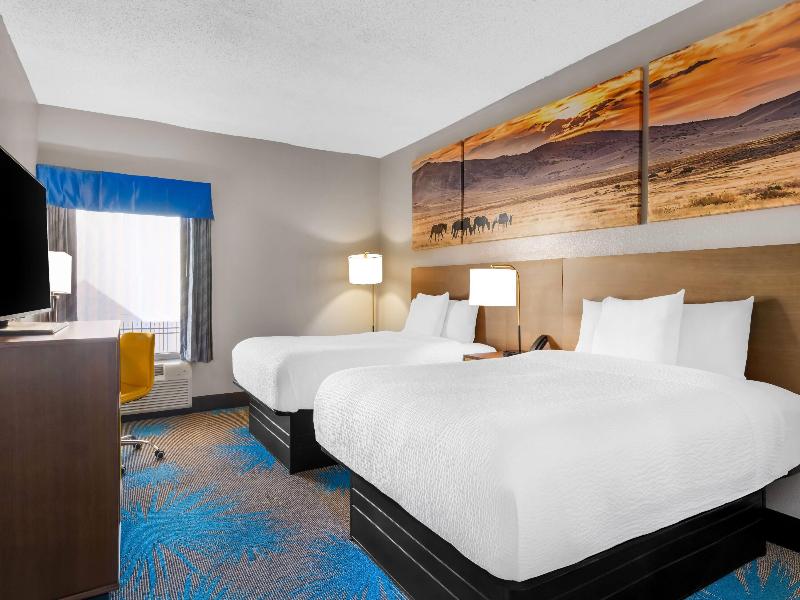 Days Inn & Suites by Wyndham Ridgeland image