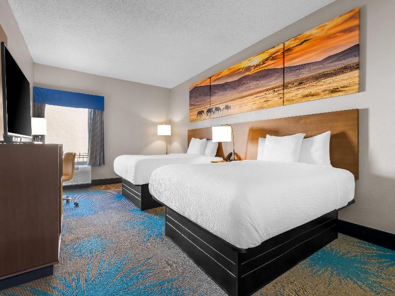 Days Inn & Suites by Wyndham Ridgeland image