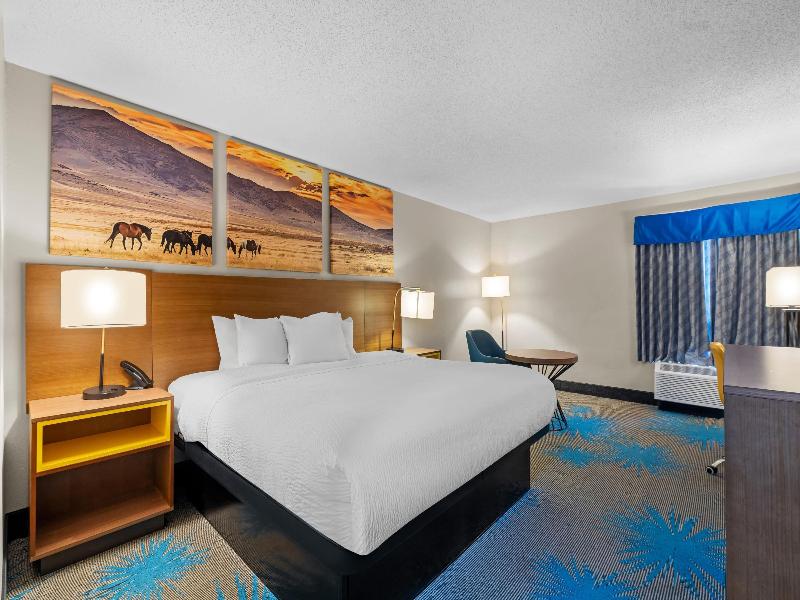 TRIPLE KING SIZE BED