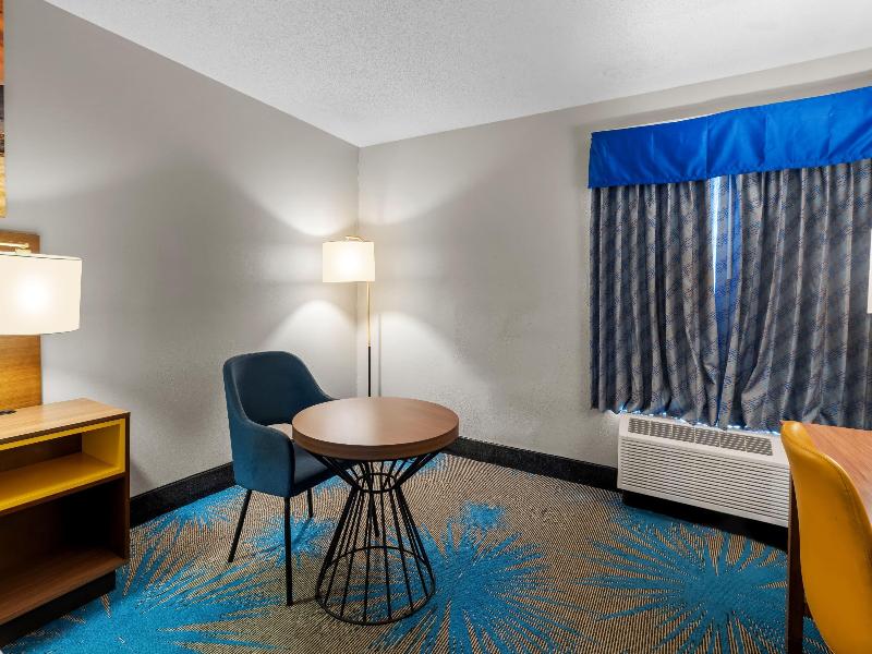 TRIPLE KING SIZE BED
