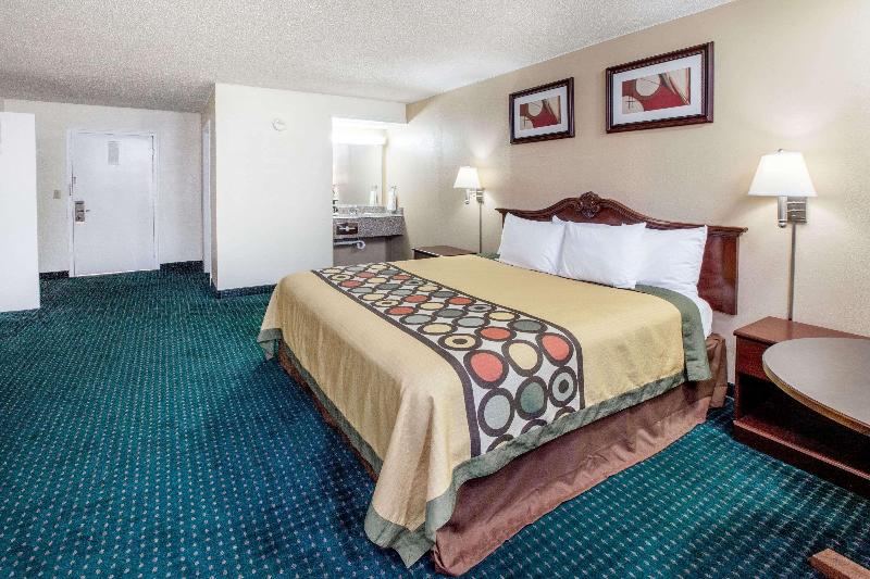Super 8 By Wyndham Clinton Ok image