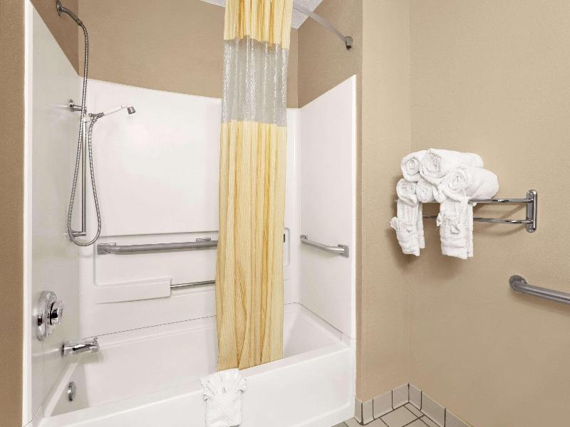 Days Inn by Wyndham Orange Park/Jacksonville image