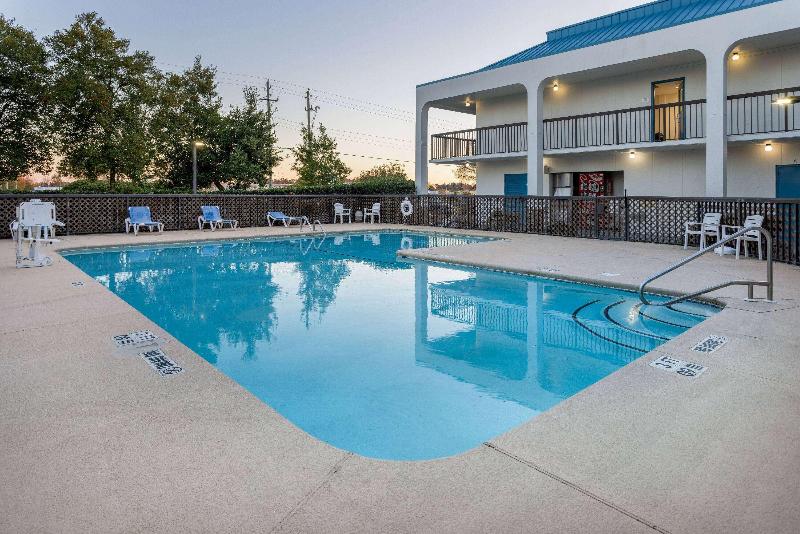 Baymont By Wyndham Camp Lejeune image