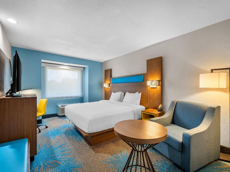 DOUBLE DELUXE KING BED