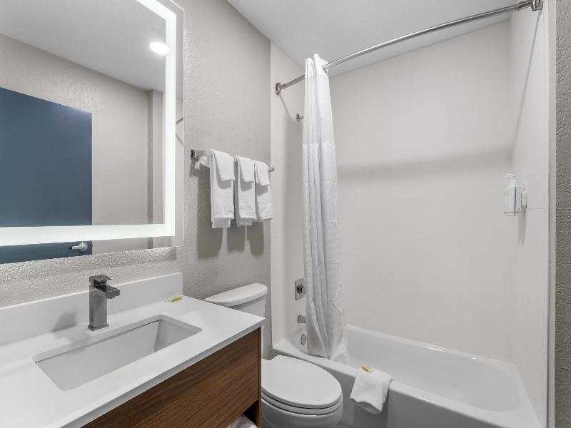 SUITE TWO QUEEN BEDS NON SMOKING