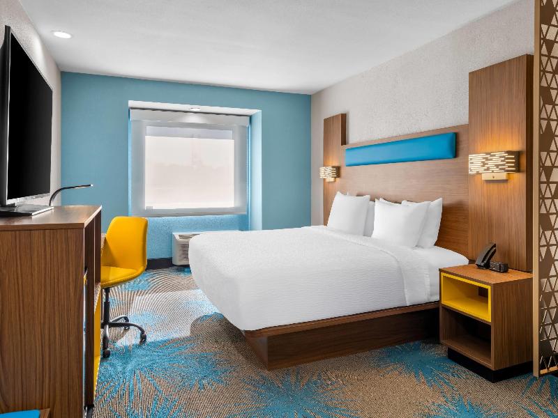 SUITE KING BED NON SMOKING