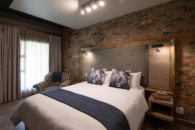 Three Rivers Lodge