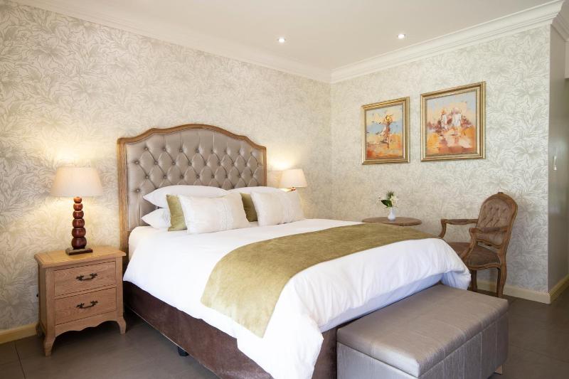Three Rivers Lodge