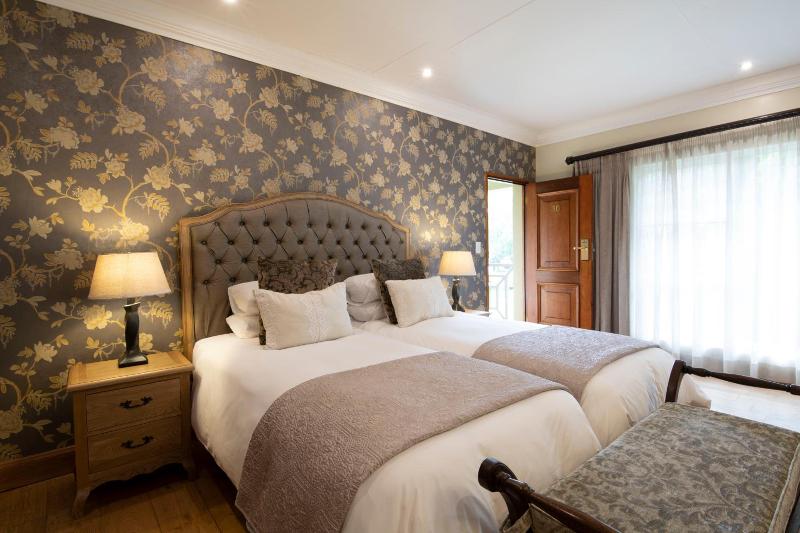 Three Rivers Lodge