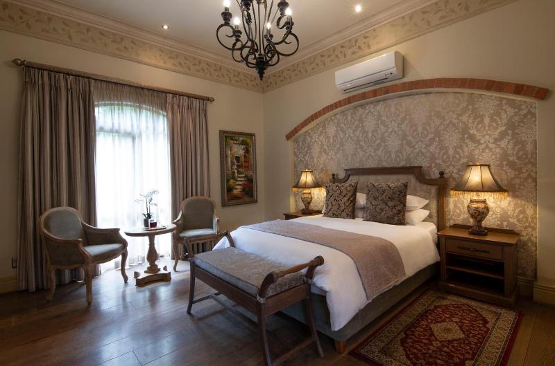 Three Rivers Lodge
