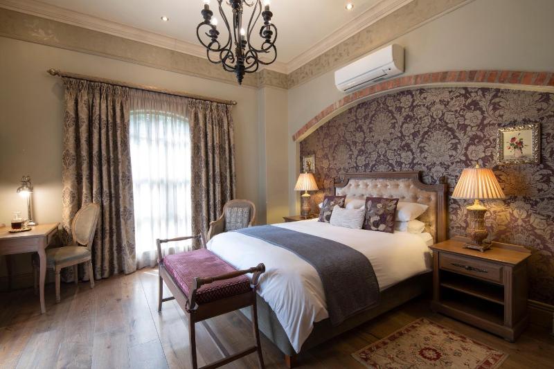 Three Rivers Lodge