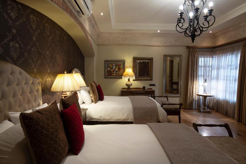 Three Rivers Lodge