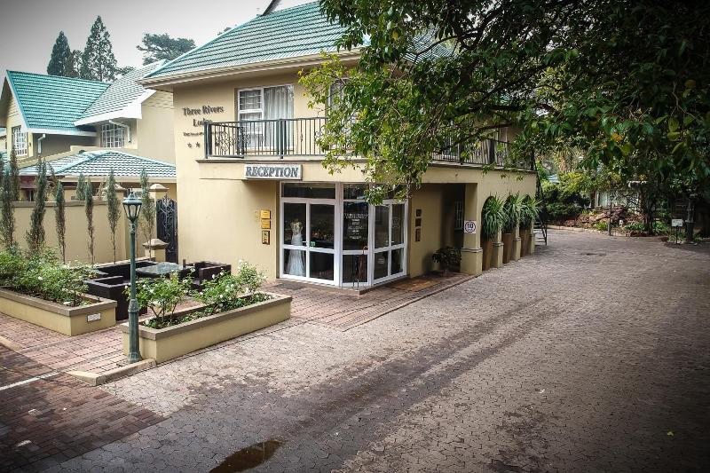 Three Rivers Lodge