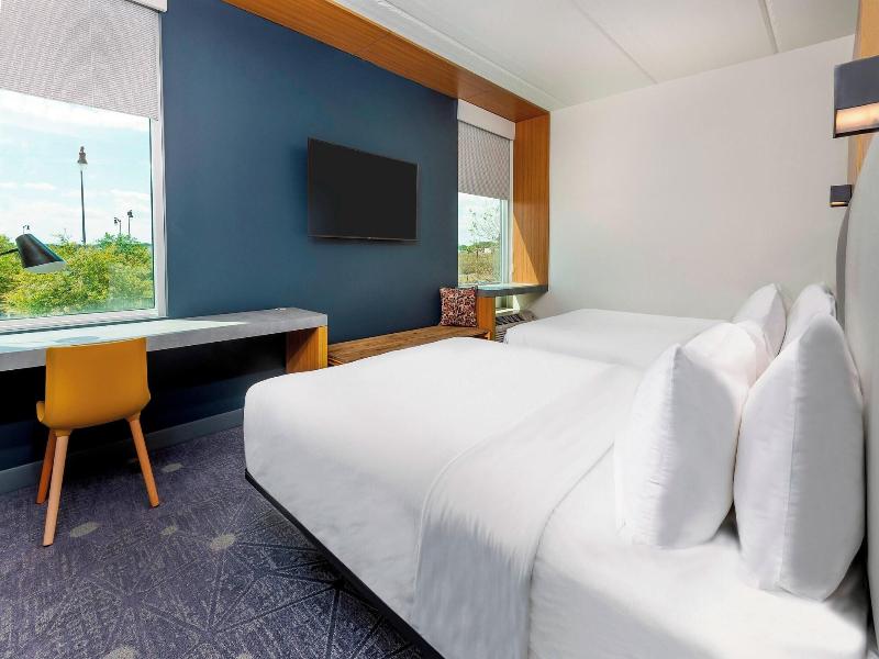 QUADRUPLE TWO QUEEN BEDS