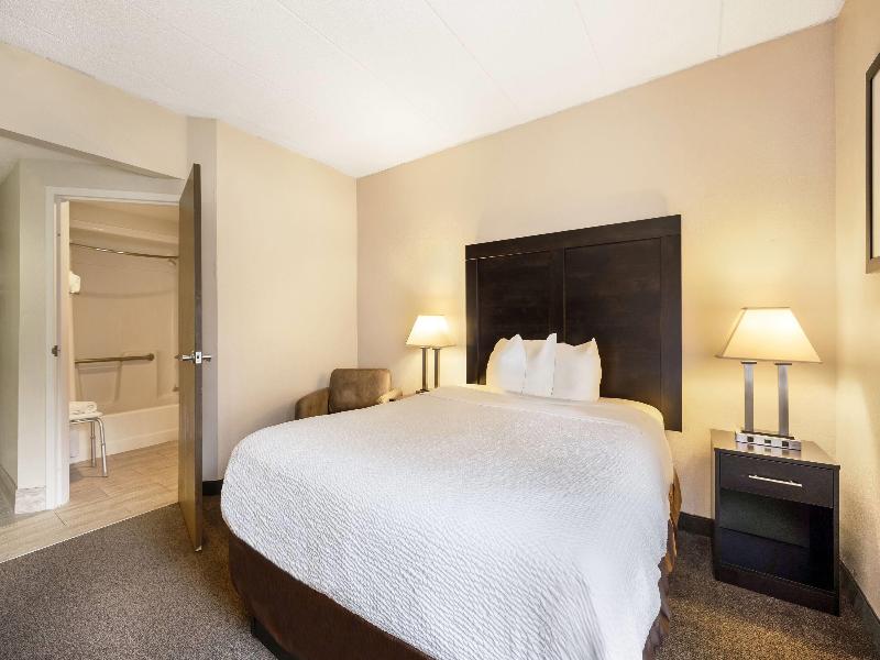 Baymont by Wyndham Janesville image