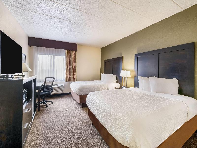 Baymont by Wyndham Janesville image
