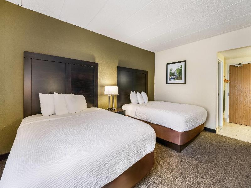 Baymont by Wyndham Janesville image