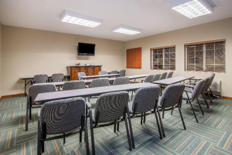 Candlewood Suites Jefferson City image