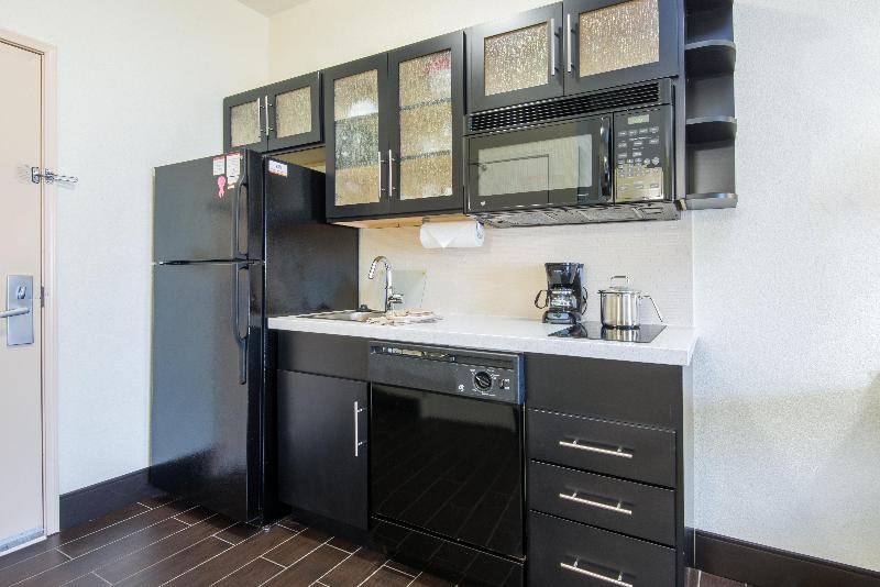 Candlewood Suites Jefferson City image