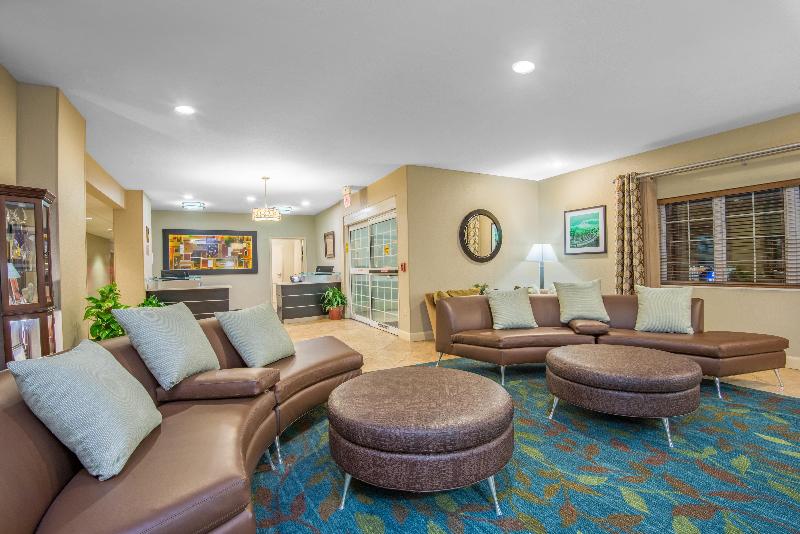 Candlewood Suites Jefferson City image