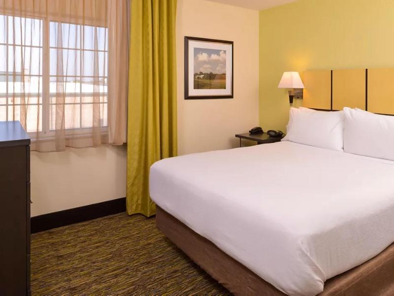 Candlewood Suites Jefferson City image