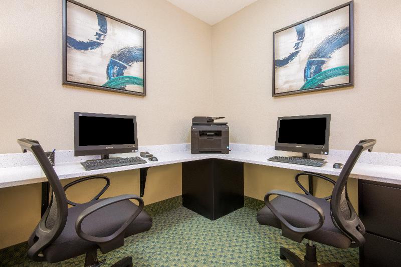 Candlewood Suites Jefferson City image
