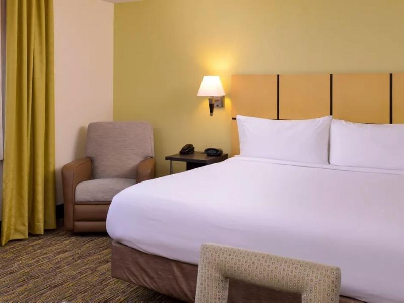 Candlewood Suites Jefferson City image
