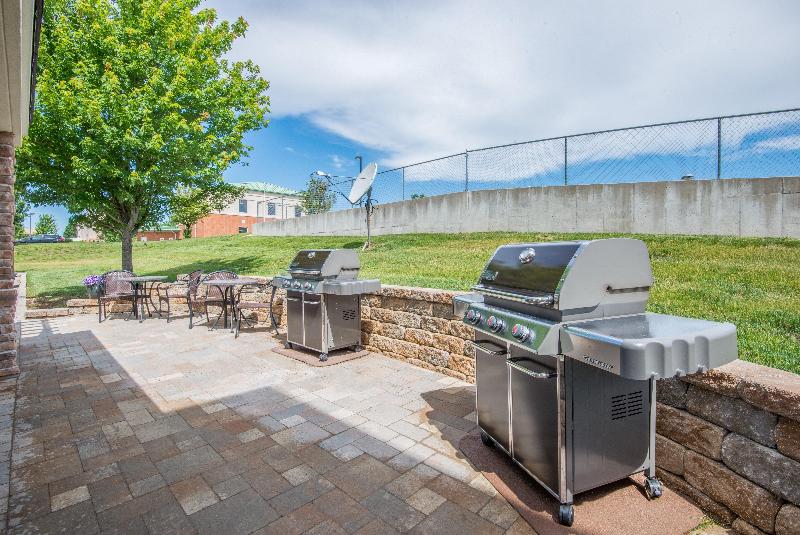 Candlewood Suites Jefferson City image