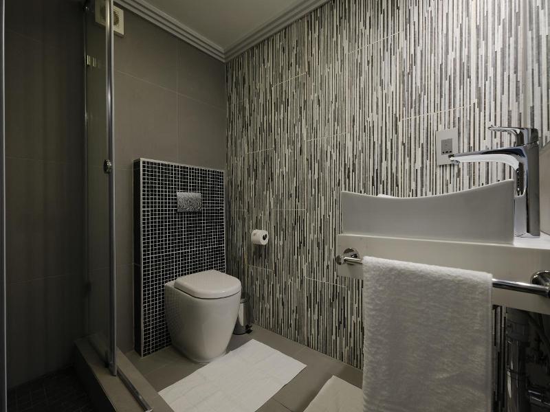Villa Moyal image