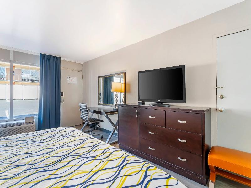 Rodeway Inn image