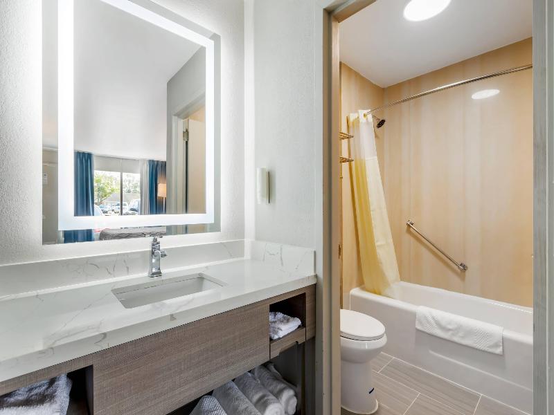 Rodeway Inn image