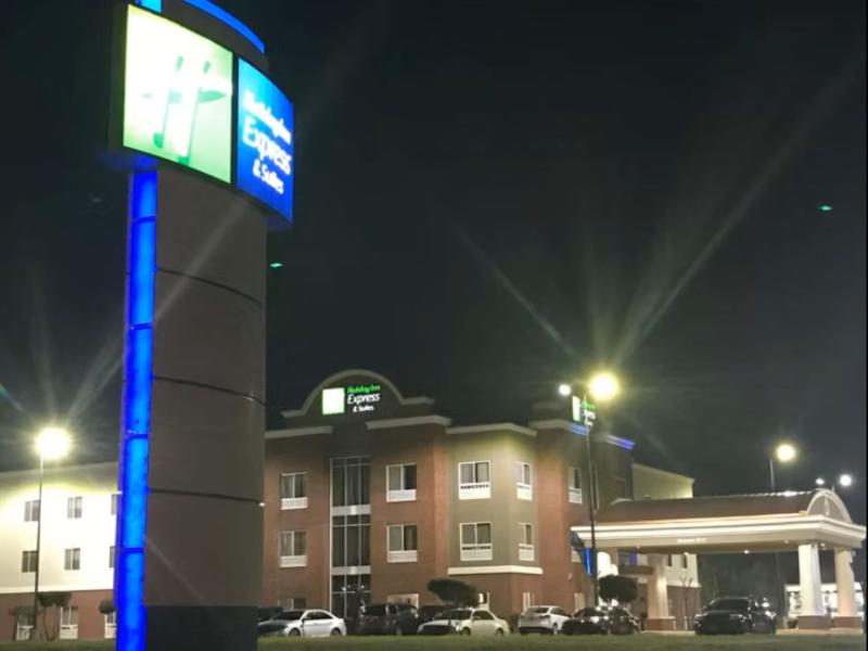 Holiday Inn Express Hotel & Suites Canton