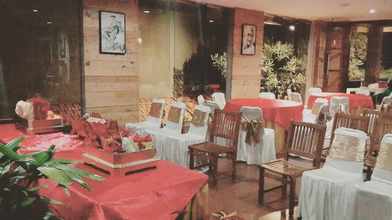 D'Fresh Guest House and Resto