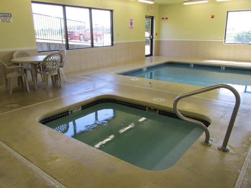 Days Inn by Wyndham Jefferson City image