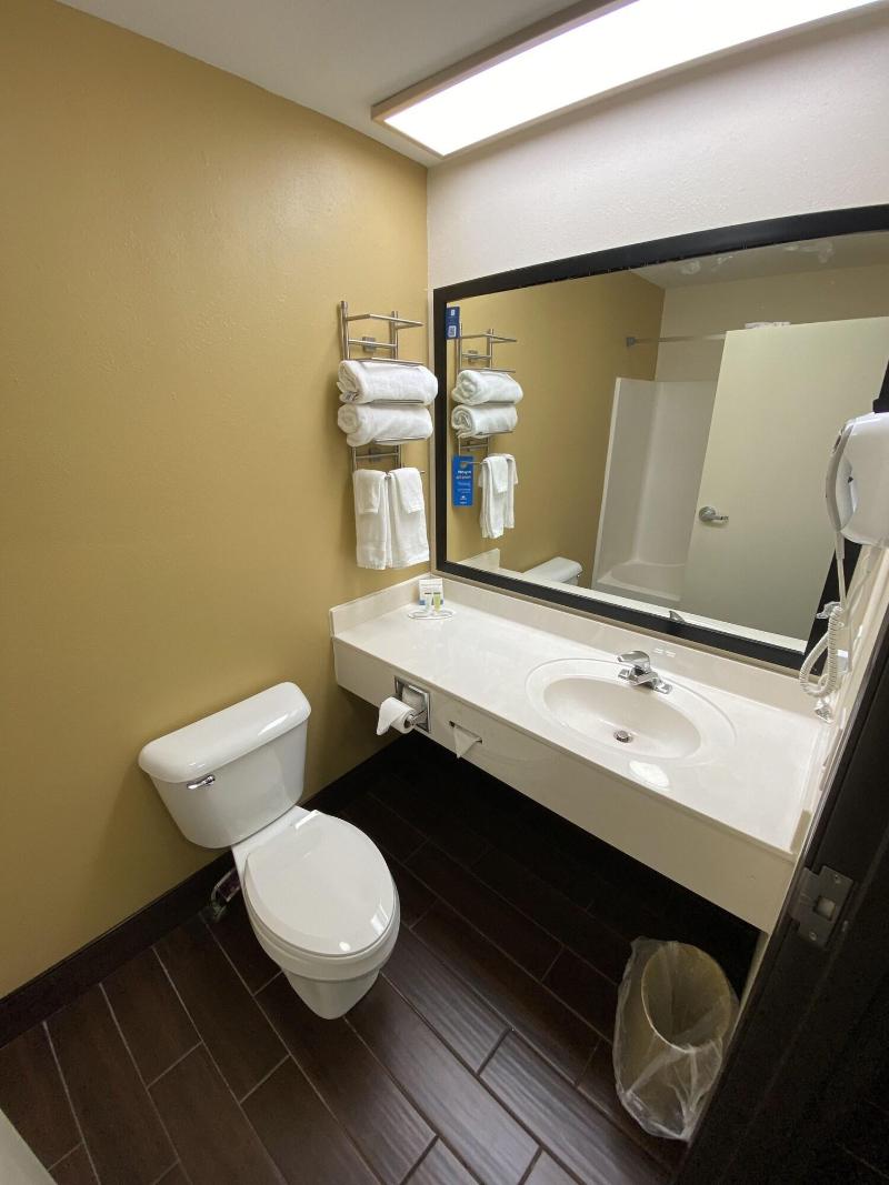 Days Inn by Wyndham Jefferson City image