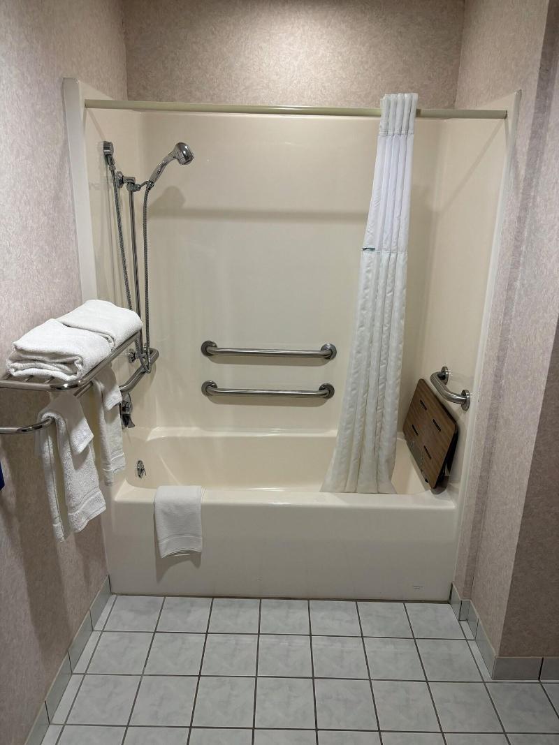 Days Inn by Wyndham Jefferson City image
