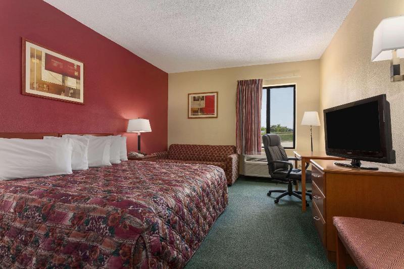Days Inn by Wyndham Jefferson City image