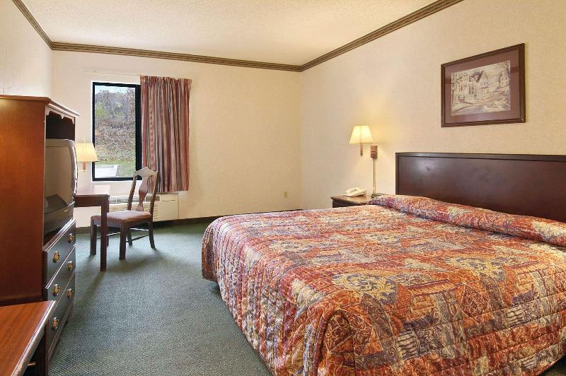 Days Inn by Wyndham Jefferson City image