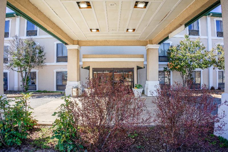 Ark Suites By Oyo Jonesboro I-555 image