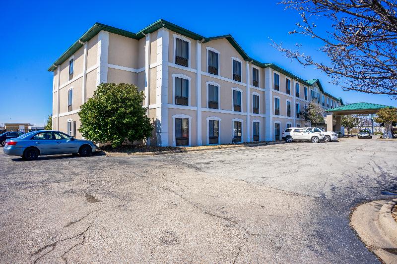 Ark Suites By Oyo Jonesboro I-555 image