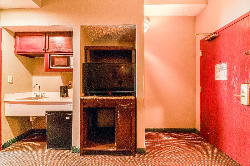 Ark Suites By Oyo Jonesboro I-555 image