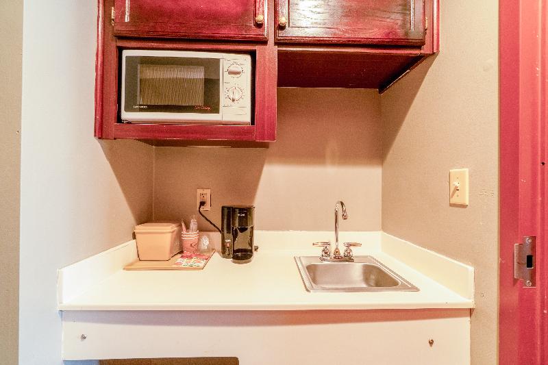 Ark Suites By Oyo Jonesboro I-555 image
