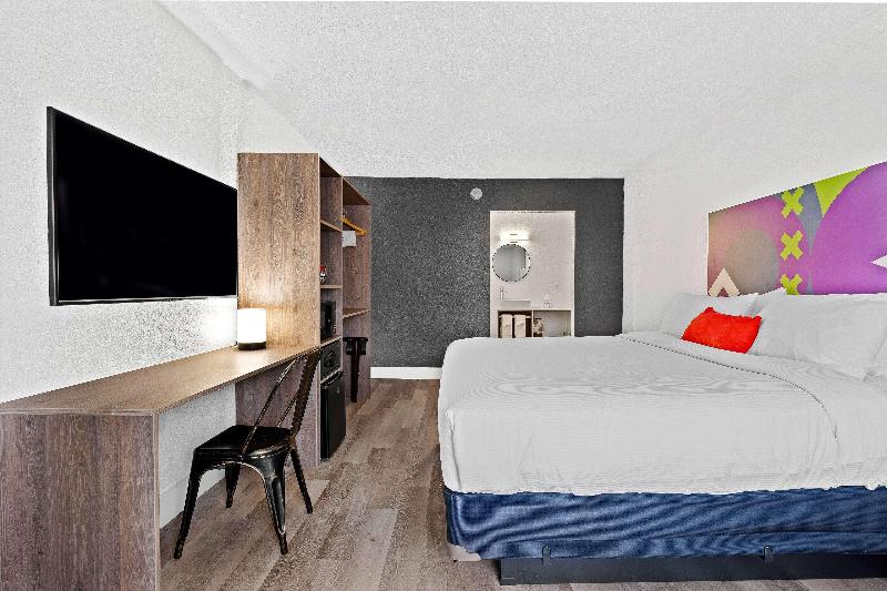 Baymont by Wyndham Jacksonville Airport image