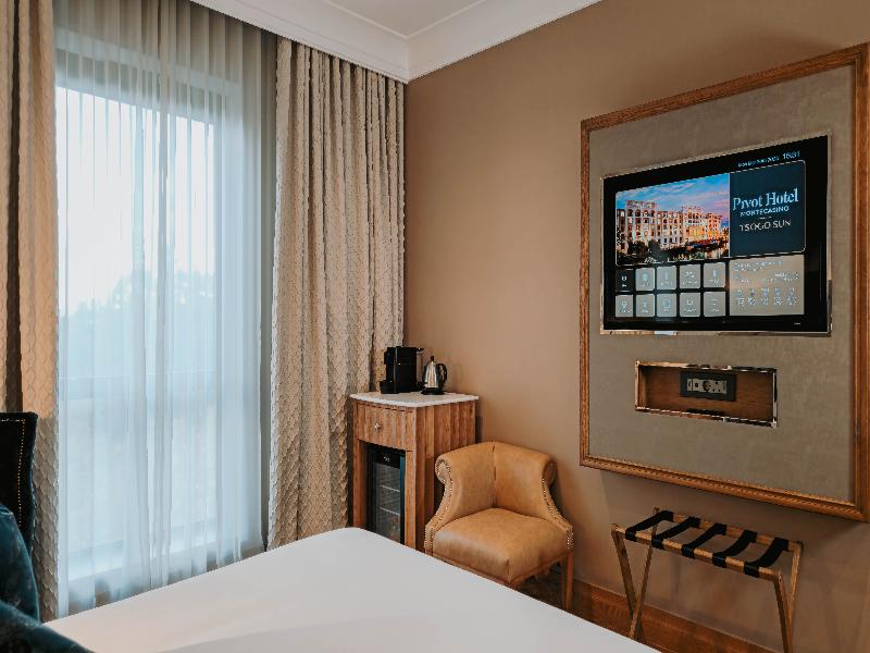 Pivot Hotel Montecasino image