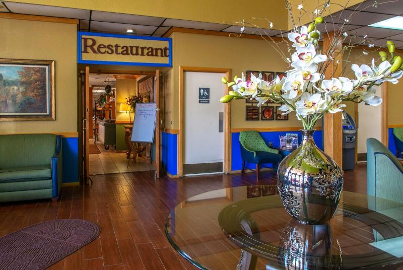 Days Inn by Wyndham Clinton OK image